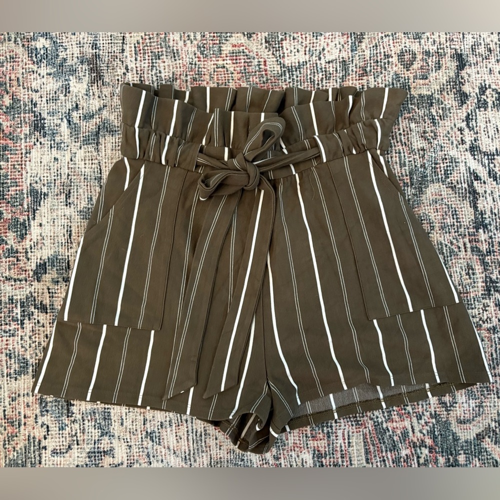 Express high waisted paperbag waist shorts, Women’s XS